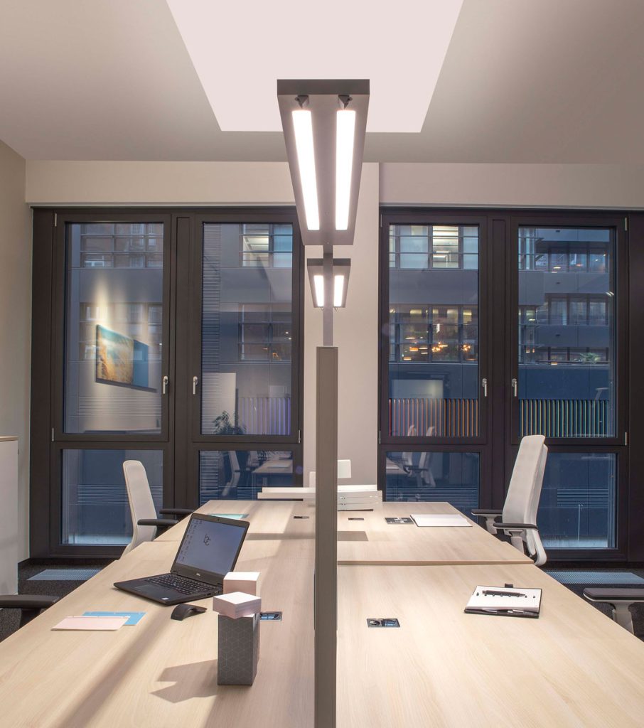 b connect Blog Beleuchtung Arbeitsplatz 5 Die Büro-Optimierer Stets im richtigen Licht